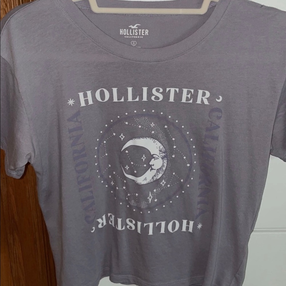 Hollister t-shirt